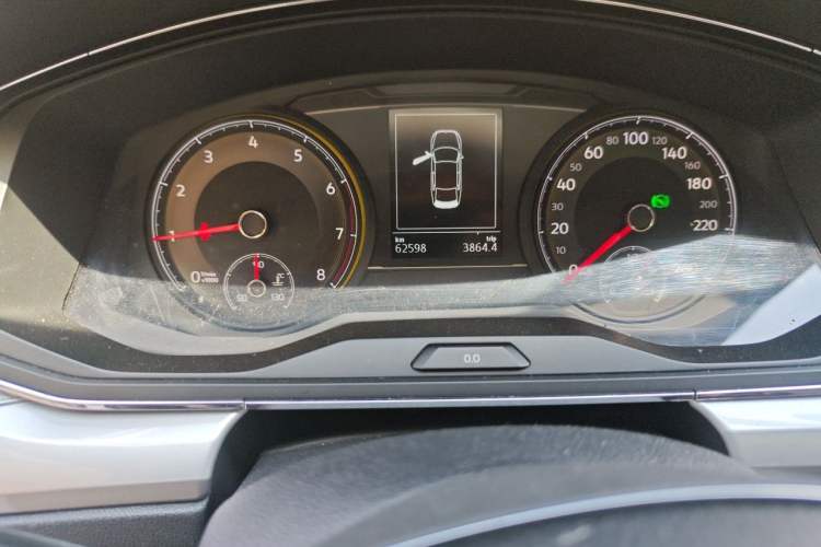 Used Volkswagen Lamando 2019 230TSI DSG Fashion Edition China VI Odometer Close Up