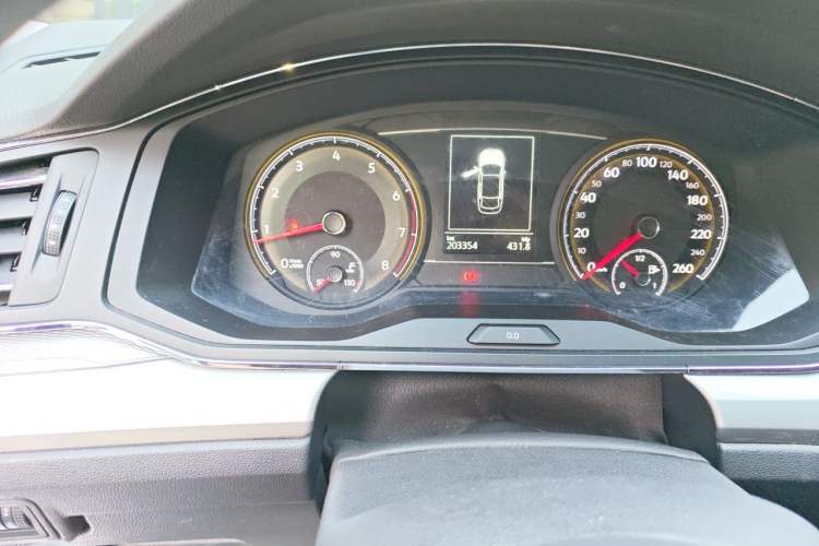 Used Volkswagen Lamando 2019 230TSI DSG Fashion Edition China VI Odometer Close Up