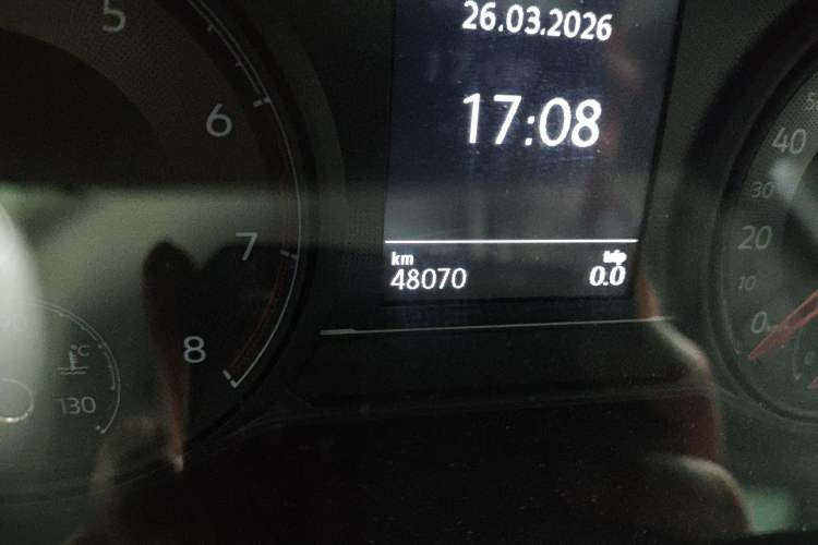 Used Volkswagen Lamando 2019 280TSI DSG Comfort Edition China VI standard Odometer Close Up