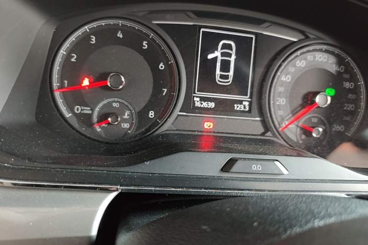 Used Volkswagen Lamando 2019 230TSI DSG Fashion Edition China VI Odometer Close Up