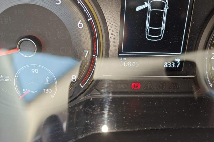 Used Volkswagen Lamando 2019 230TSI DSG Fashion Edition China V Standard Odometer Close Up
