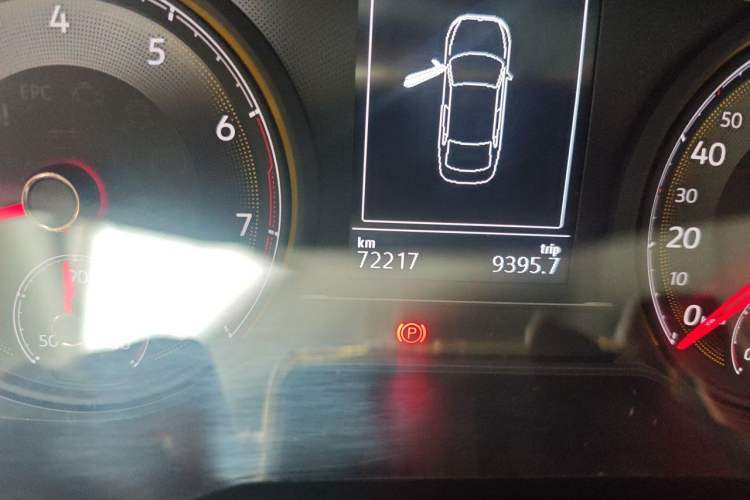 Used Volkswagen Lamando 2019 230TSI DSG Vision Edition China VI Standard Odometer Close Up