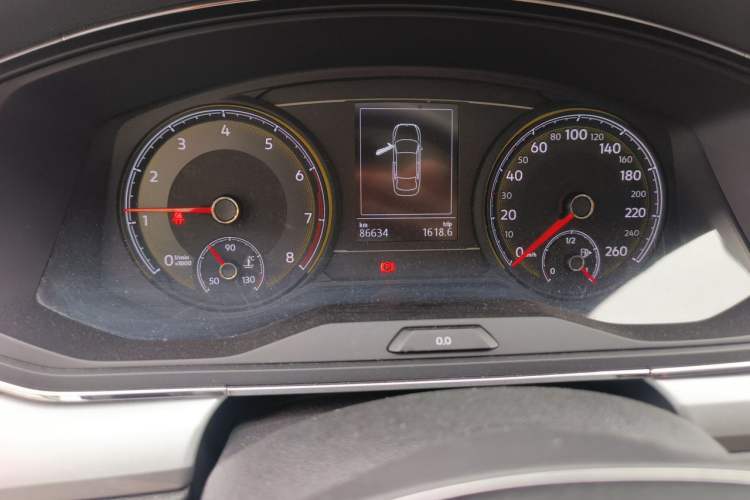Used Volkswagen Lamando 2019 230TSI DSG Vision Edition China VI Standard Odometer Close Up