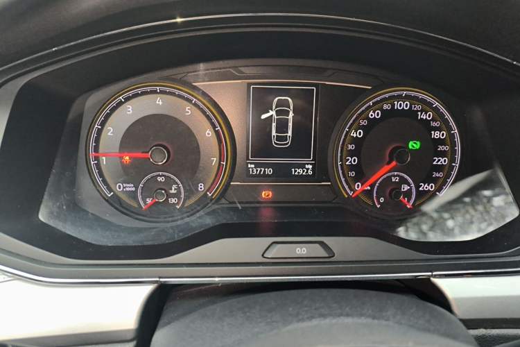 Used Volkswagen Lamando 2019 230TSI DSG Fashion Edition China VI Odometer Close Up