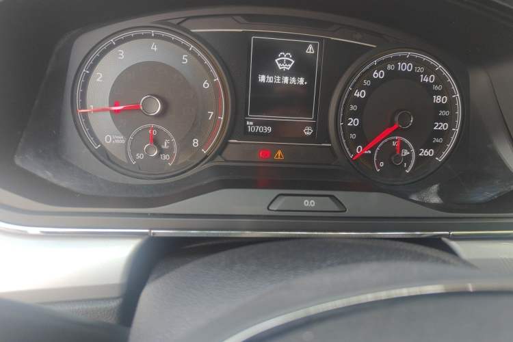 Used Volkswagen Lamando 2019 230TSI DSG Fashion Edition China VI Odometer Close Up