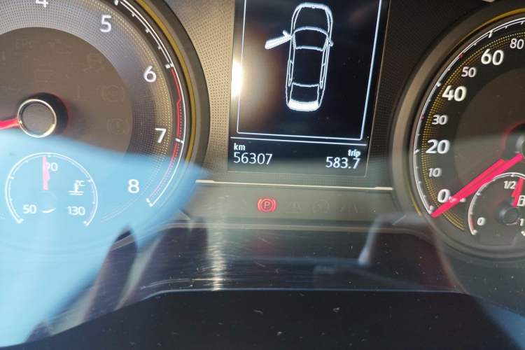 Used Volkswagen Lamando 2019 230TSI DSG Fashion Edition China VI Odometer Close Up