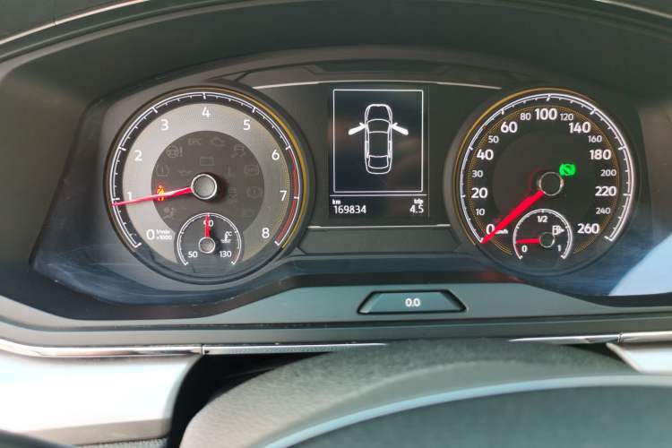 Used Volkswagen Lamando 2019 230TSI DSG Vision Edition China VI Standard Odometer Close Up