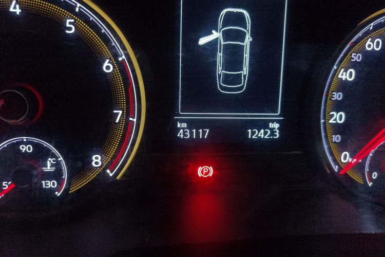 Used Volkswagen Lamando 2019 280TSI DSG Comfort Edition China VI standard Odometer Close Up