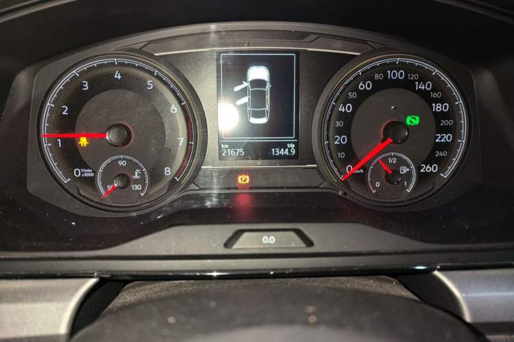 Used Volkswagen Lamando 2019 230TSI DSG Fashion Edition China V Standard Odometer Close Up