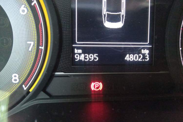 Used Volkswagen Lamando 2019 230TSI DSG Fashion Edition China VI Odometer Close Up