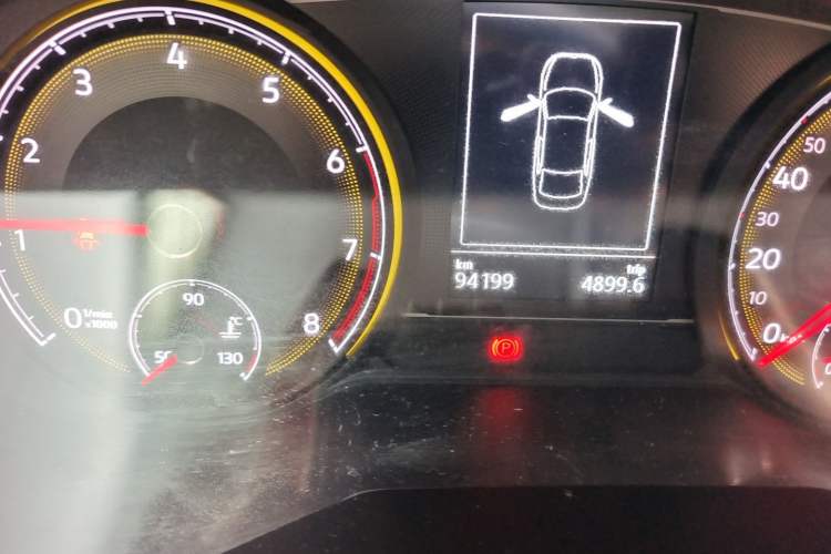 Used Volkswagen Lamando 2019 230TSI DSG Fashion Edition China VI Odometer Close Up