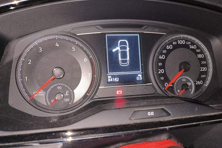 Used Volkswagen Lamando 2019 280TSI DSG Comfort Edition China VI standard Odometer Close Up