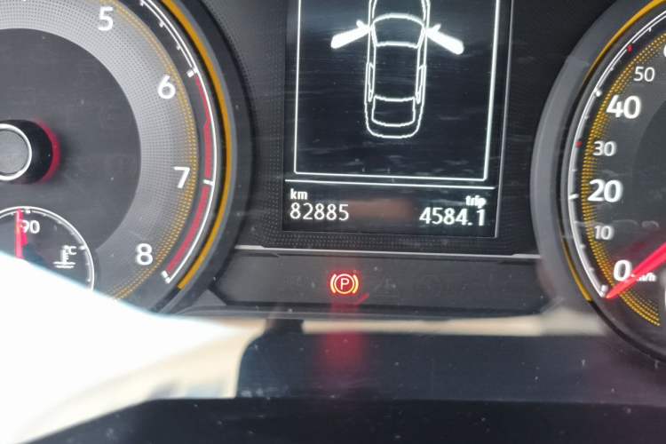 Used Volkswagen Lamando 2019 280TSI DSG Comfort Edition China VI standard Odometer Close Up