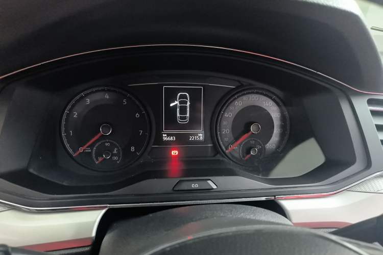 Used Volkswagen Lamando 2019 230TSI DSG Fashion Edition China VI Odometer Close Up