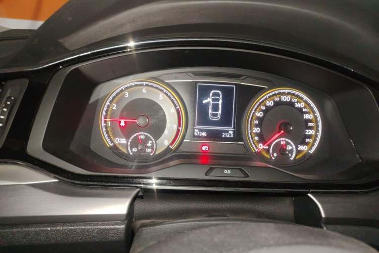Used Volkswagen Lamando 2019 280TSI DSG Comfort Edition China VI standard Odometer Close Up