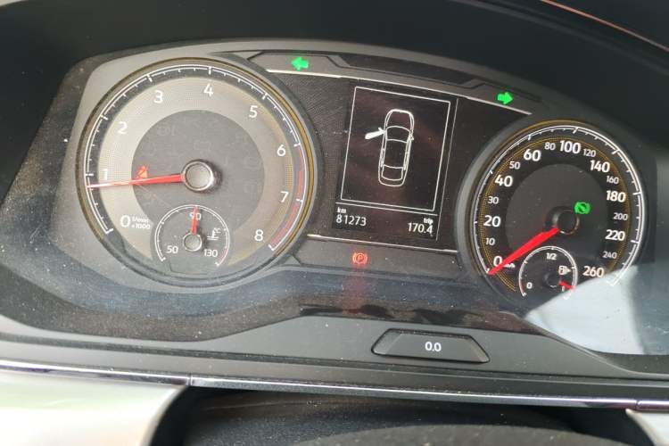 Used Volkswagen Lamando 2019 230TSI DSG Fashion Edition China VI Odometer Close Up
