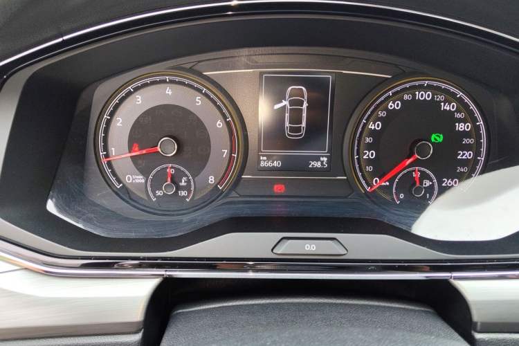 Used Volkswagen Lamando 2019 280TSI DSG Comfort Edition China VI standard Odometer Close Up
