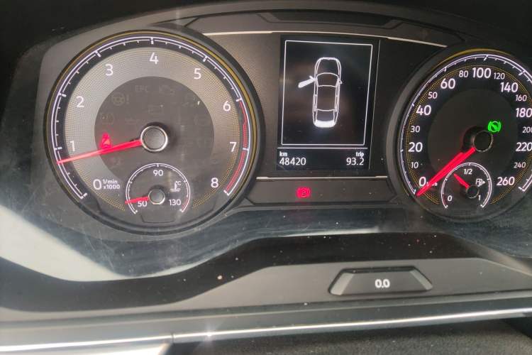 Used Volkswagen Lamando 2019 230TSI DSG Fashion Edition China VI Odometer Close Up