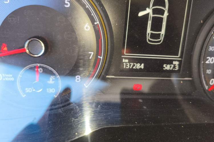 Used Volkswagen Lamando 2019 280TSI DSG Comfort Edition China VI standard Odometer Close Up