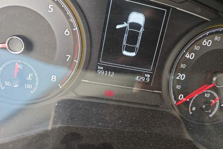 Used Volkswagen Lamando 2019 280TSI DSG Comfort Edition China VI standard Odometer Close Up