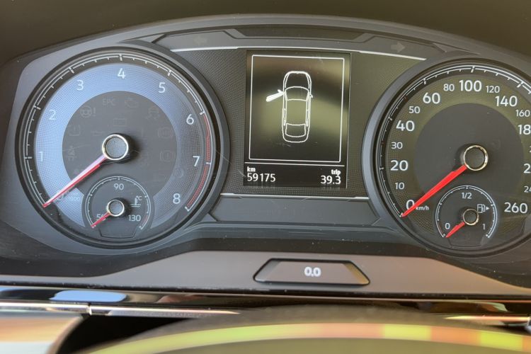 Used Volkswagen Lamando 2019 280TSI DSG Comfort Edition China VI standard Odometer Close Up