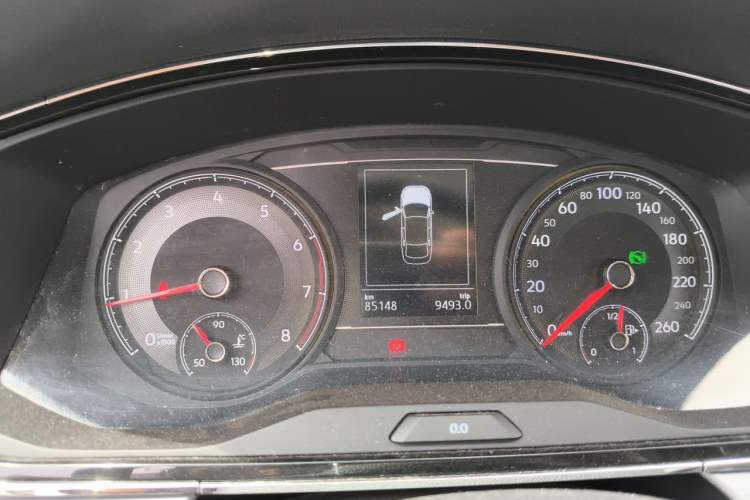 Used Volkswagen Lamando 2019 280TSI DSG Comfort Edition China VI standard Odometer Close Up