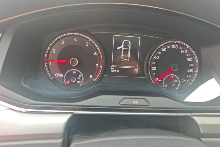 Used Volkswagen Lamando 2019 280TSI DSG Comfort Edition China VI standard Odometer Close Up