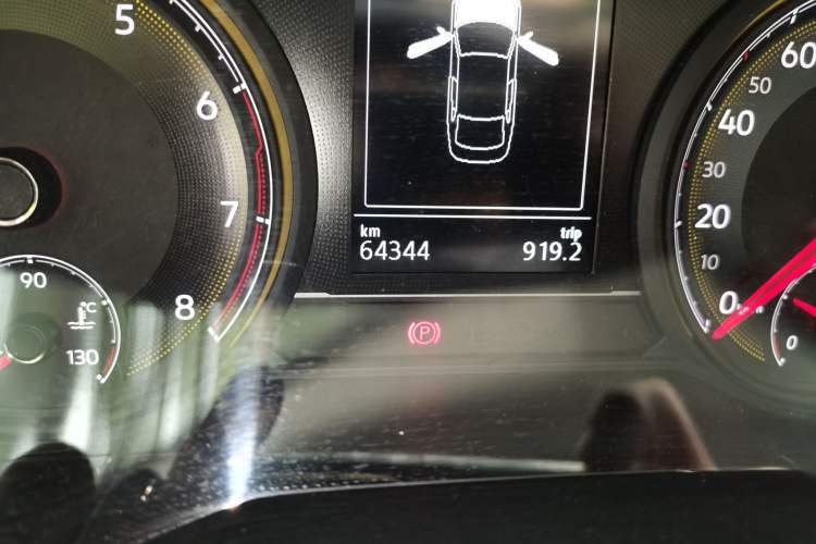 Used Volkswagen Lamando 2019 230TSI DSG Fashion Edition China V Standard Odometer Close Up