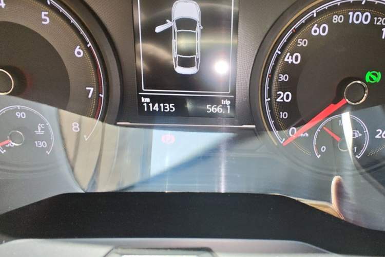 Used Volkswagen Lamando 2019 280TSI DSG Comfort Edition China VI standard Odometer Close Up