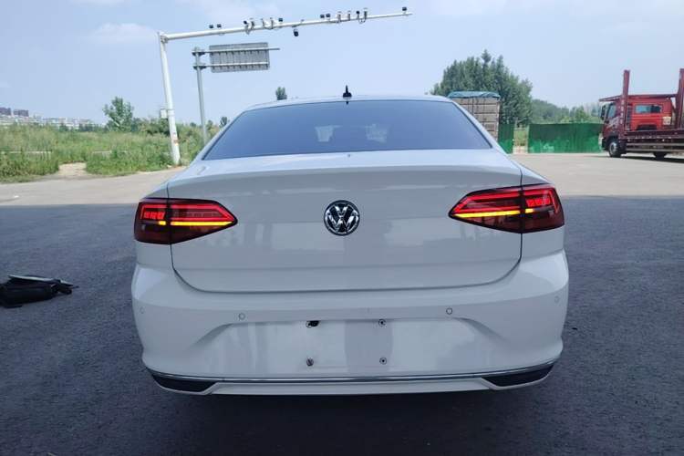 Used Volkswagen Lamando 2019 230TSI DSG Fashion Edition China VI Rear