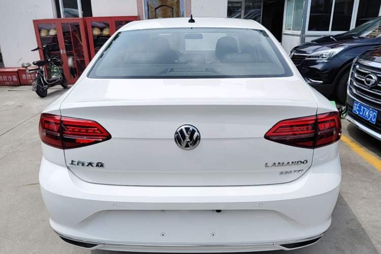 Used Volkswagen Lamando 2019 230TSI DSG Fashion Edition China V Standard Rear