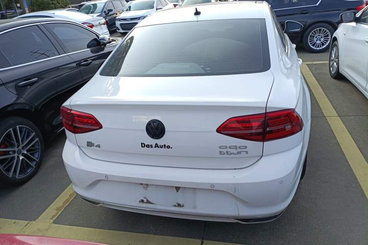 Used Volkswagen Lamando 2019 230TSI DSG Fashion Edition China V Standard Rear