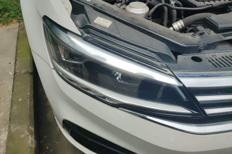 Used Volkswagen Lamando 2019 280TSI DSG Comfort Edition China VI standard Right Front Headlight