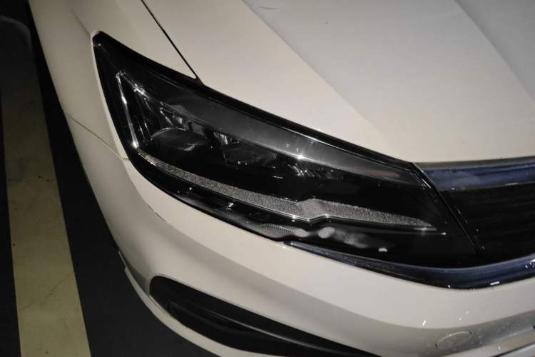 Used Volkswagen Lamando 2019 230TSI DSG Fashion Edition China VI Right Front Headlight