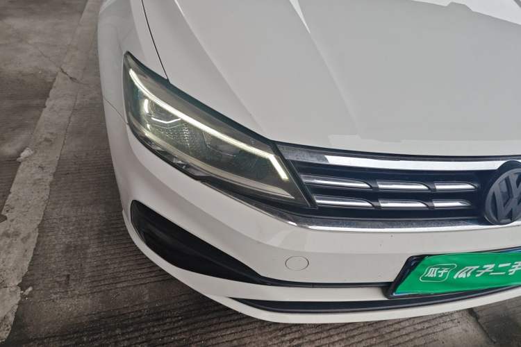 Used Volkswagen Lamando 2019 280TSI DSG Comfort Edition China VI standard Right Front Headlight
