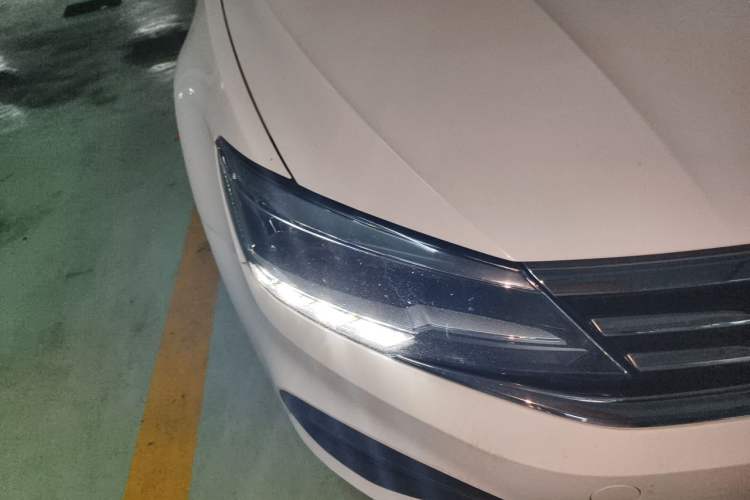 Used Volkswagen Lamando 2019 230TSI DSG Fashion Edition China V Standard Right Front Headlight