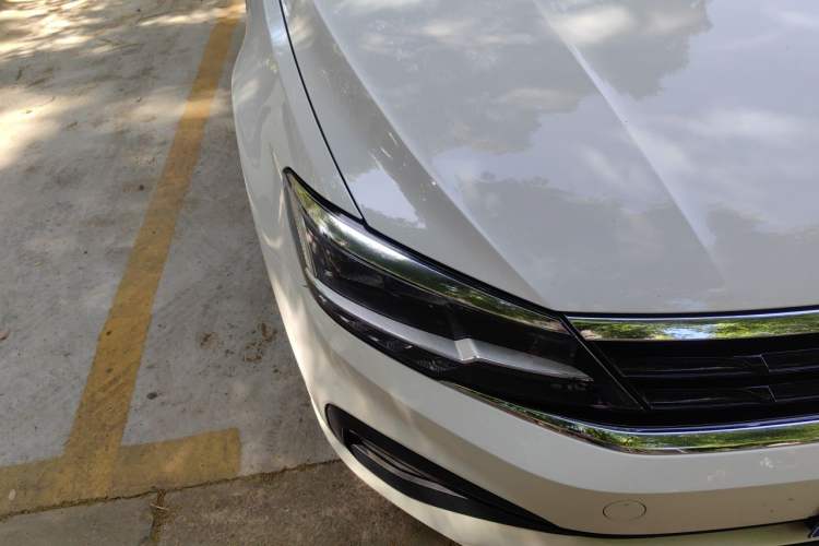 Used Volkswagen Lamando 2019 230TSI DSG Fashion Edition China VI Right Front Headlight