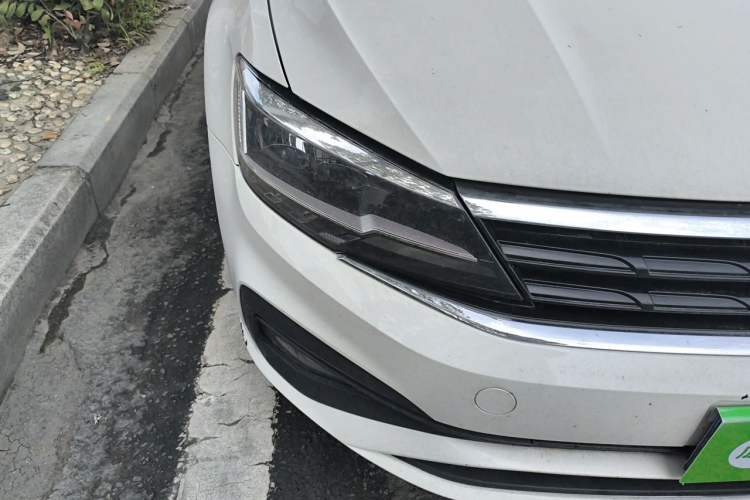 Used Volkswagen Lamando 2019 230TSI DSG Fashion Edition China V Standard Right Front Headlight