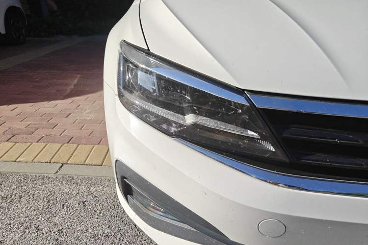 Used Volkswagen Lamando 2019 230TSI DSG Fashion Edition China VI Right Front Headlight