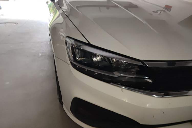 Used Volkswagen Lamando 2019 230TSI DSG Fashion Edition China VI Right Front Headlight