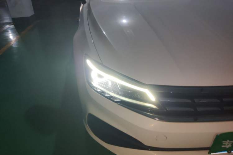 Used Volkswagen Lamando 2019 280TSI DSG Comfort Edition China V Standard Right Front Headlight