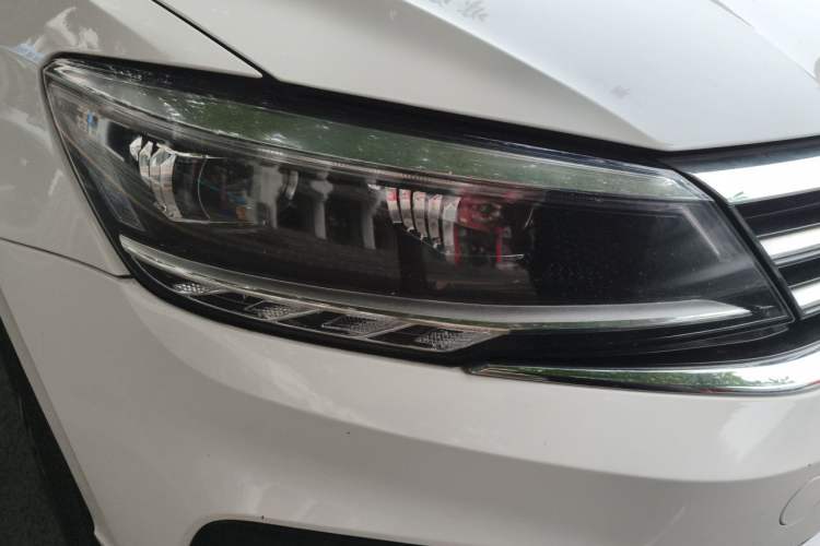 Used Volkswagen Lamando 2019 280TSI DSG Comfort Edition China VI standard Right Front Headlight