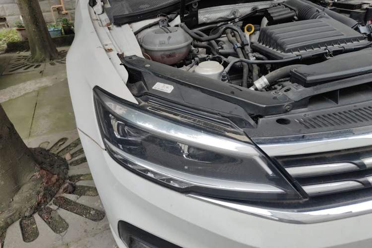 Used Volkswagen Lamando 2019 280TSI DSG Comfort Edition China VI standard Right Front Headlight