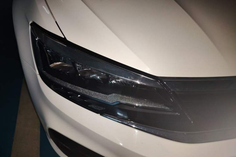 Used Volkswagen Lamando 2019 230TSI DSG Fashion Edition China V Standard Right Front Headlight
