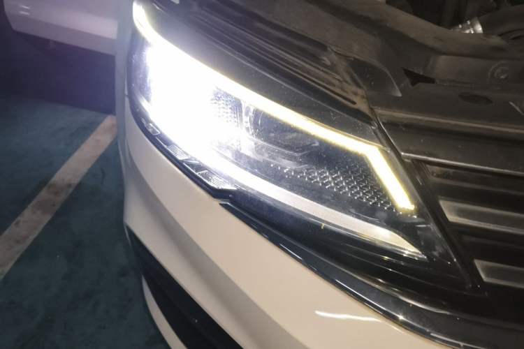 Used Volkswagen Lamando 2019 280TSI DSG Comfort Edition China VI standard Right Front Headlight