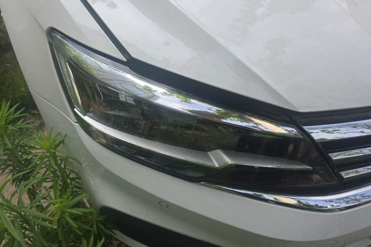 Used Volkswagen Lamando 2019 230TSI DSG Vision Edition China VI Standard Right Front Headlight