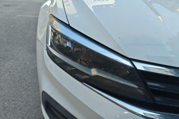Used Volkswagen Lamando 2019 230TSI DSG Fashion Edition China VI Right Front Headlight