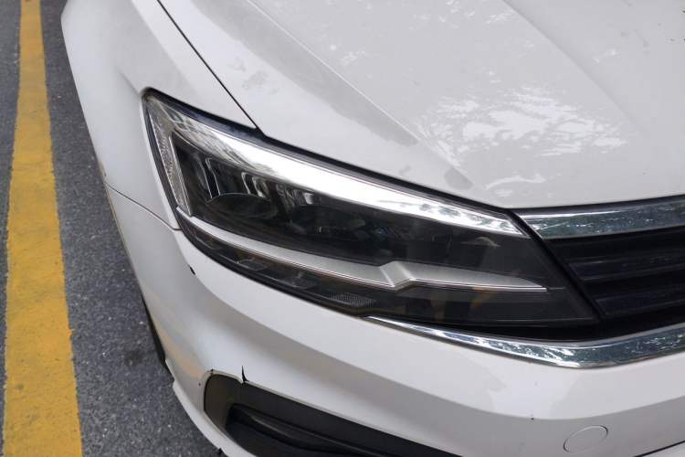 Used Volkswagen Lamando 2019 230TSI DSG Fashion Edition China VI Right Front Headlight