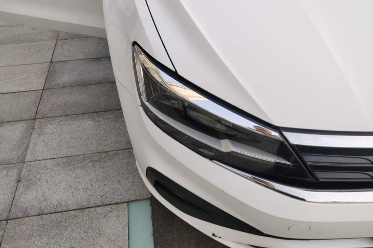 Used Volkswagen Lamando 2019 230TSI DSG Vision Edition China VI Standard Right Front Headlight