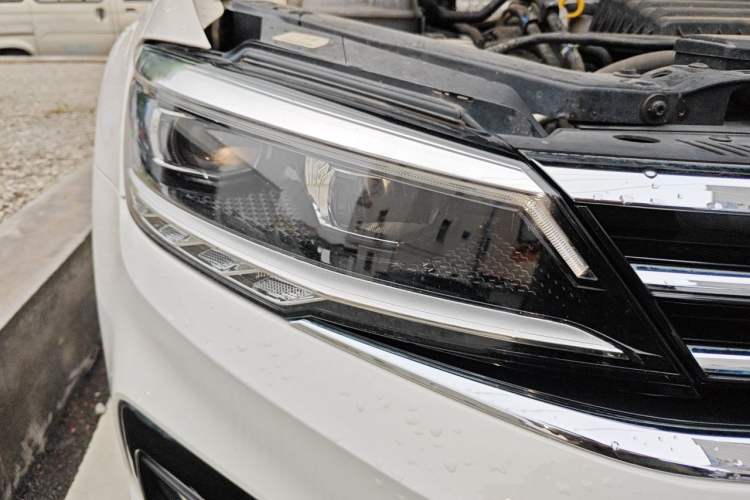 Used Volkswagen Lamando 2019 280TSI DSG Comfort Edition China VI standard Right Front Headlight